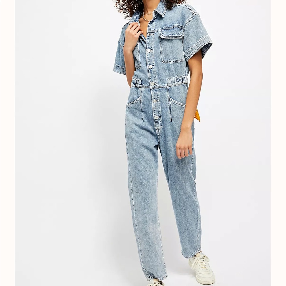 Free people Marci denim coverall/jumpsuit size XS powder blue color